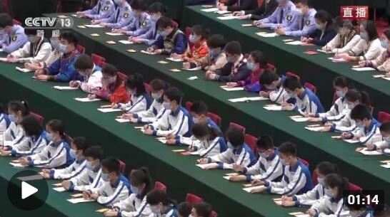 习近平：用青春的智慧和汗水打拼出一个更加美好的中国