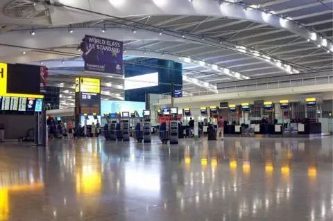英国伦敦希思罗机场边境检查人员将于4月举行罢工