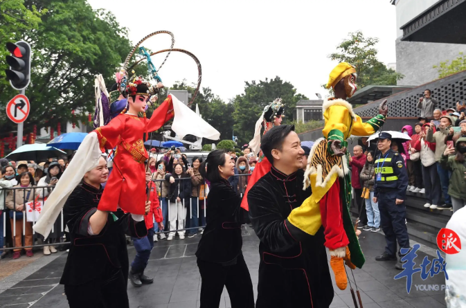 图集+视频｜泮塘五秀、西关小姐、花仙子登场，广州荔湾上演“三月三”民俗嘉年华