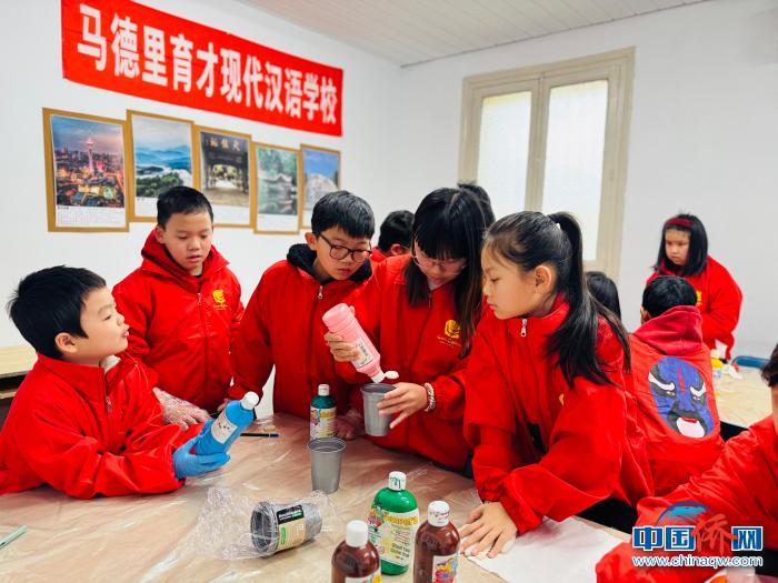 “龙韵传心·漆彩相约”活动在成都高新区举行