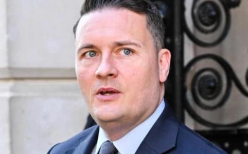 英国卫生和社会福利大臣辞职 英首相斯塔默：深表遗憾