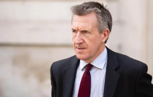 英国首相任命丹·贾维斯出任国防大臣