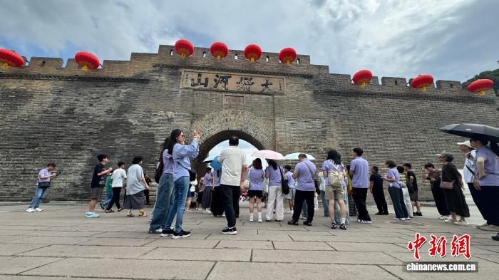 两岸传媒学子采风河北长城文化和冬奥遗产
