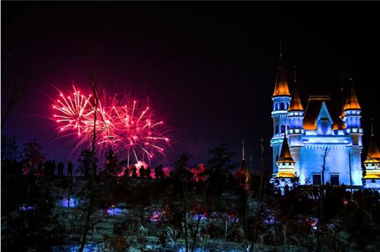 长春冰雪新天地开园:打造世界级的冰雪主题乐园 长春冰雪新天地开园:打造世界级的冰雪主题乐园