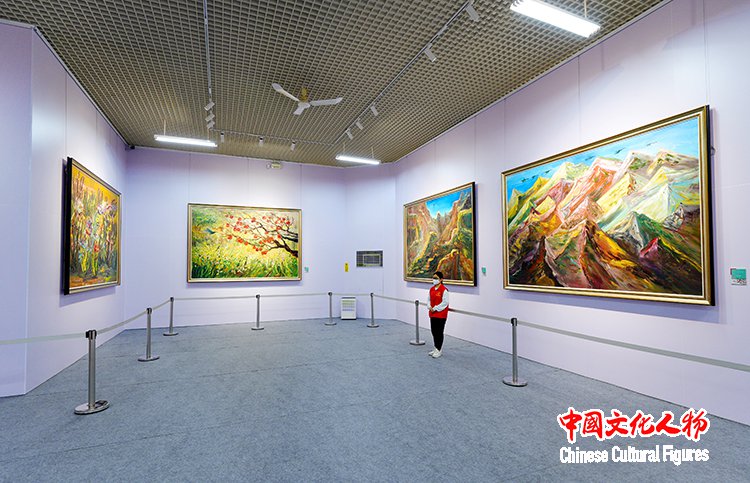 “艺术为人民・红土乡情”周昌新艺术展开幕式在廉江市博物馆举行